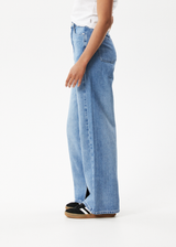 Bella - Women's Hemp Denim Baggy Jeans - Worn Blue - Afends Europe